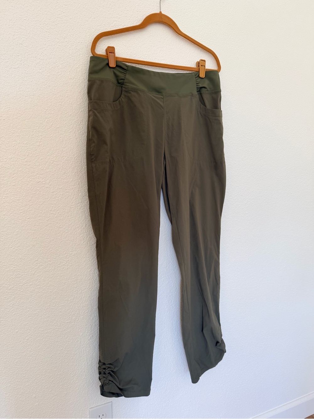 Mountain Hardwear Olive Green Stretch Hiking Pants